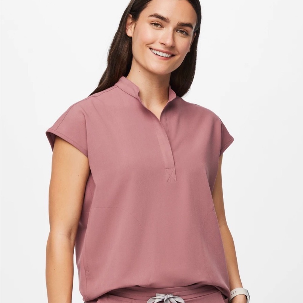 Figs Women's Short Sleeve Rafaela oversized scrub top size L Mauve color new